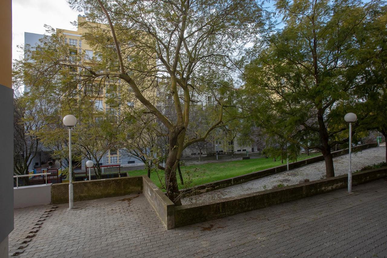 Garden Cristo Rei Apartment Lisbon Bagian luar foto